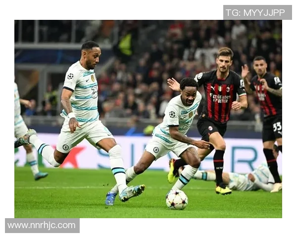 AC米兰友谊赛大胜波尔图五球狂潮引发全场热烈反响